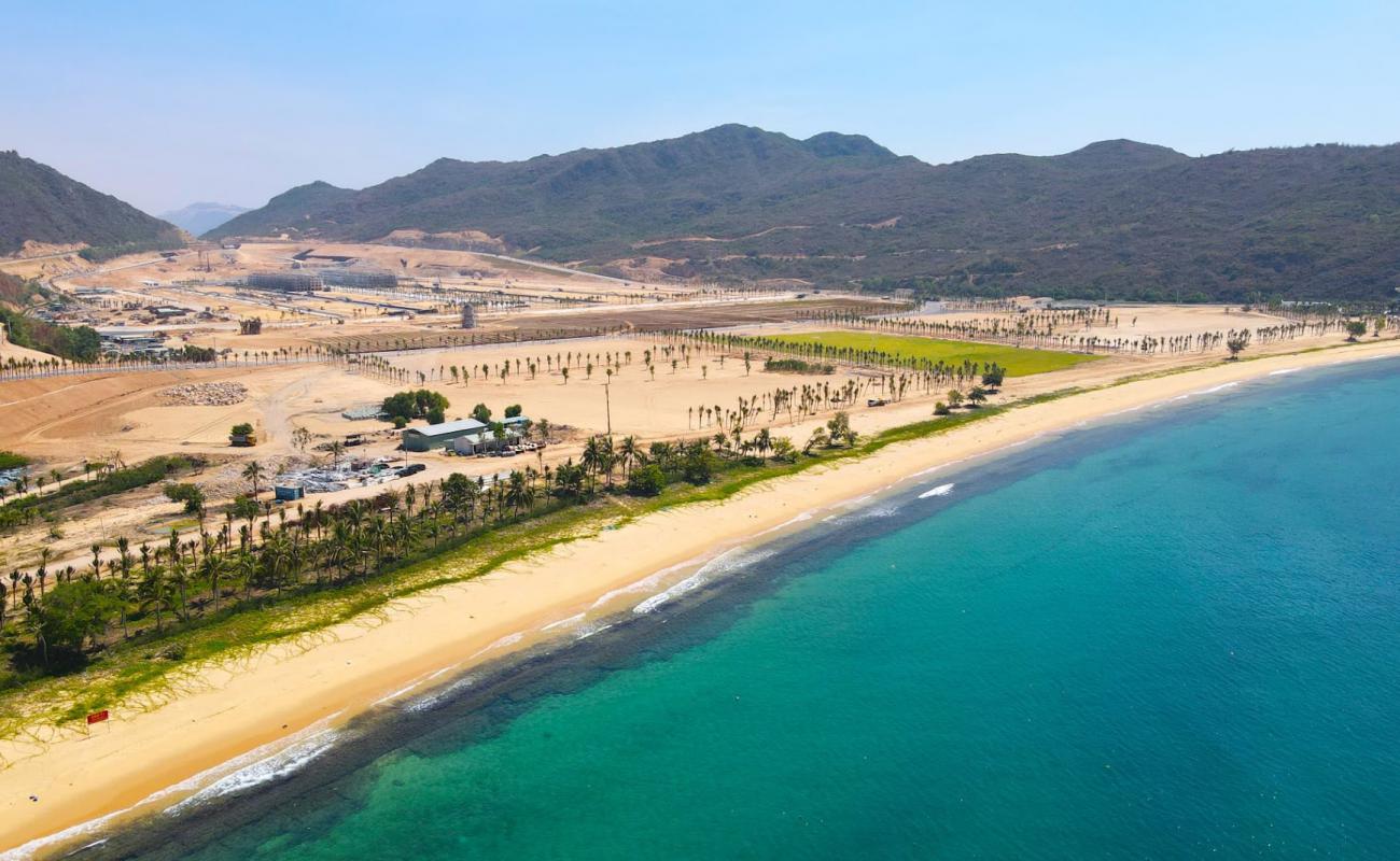 Hai Giang Beach'in fotoğrafı parlak kum yüzey ile