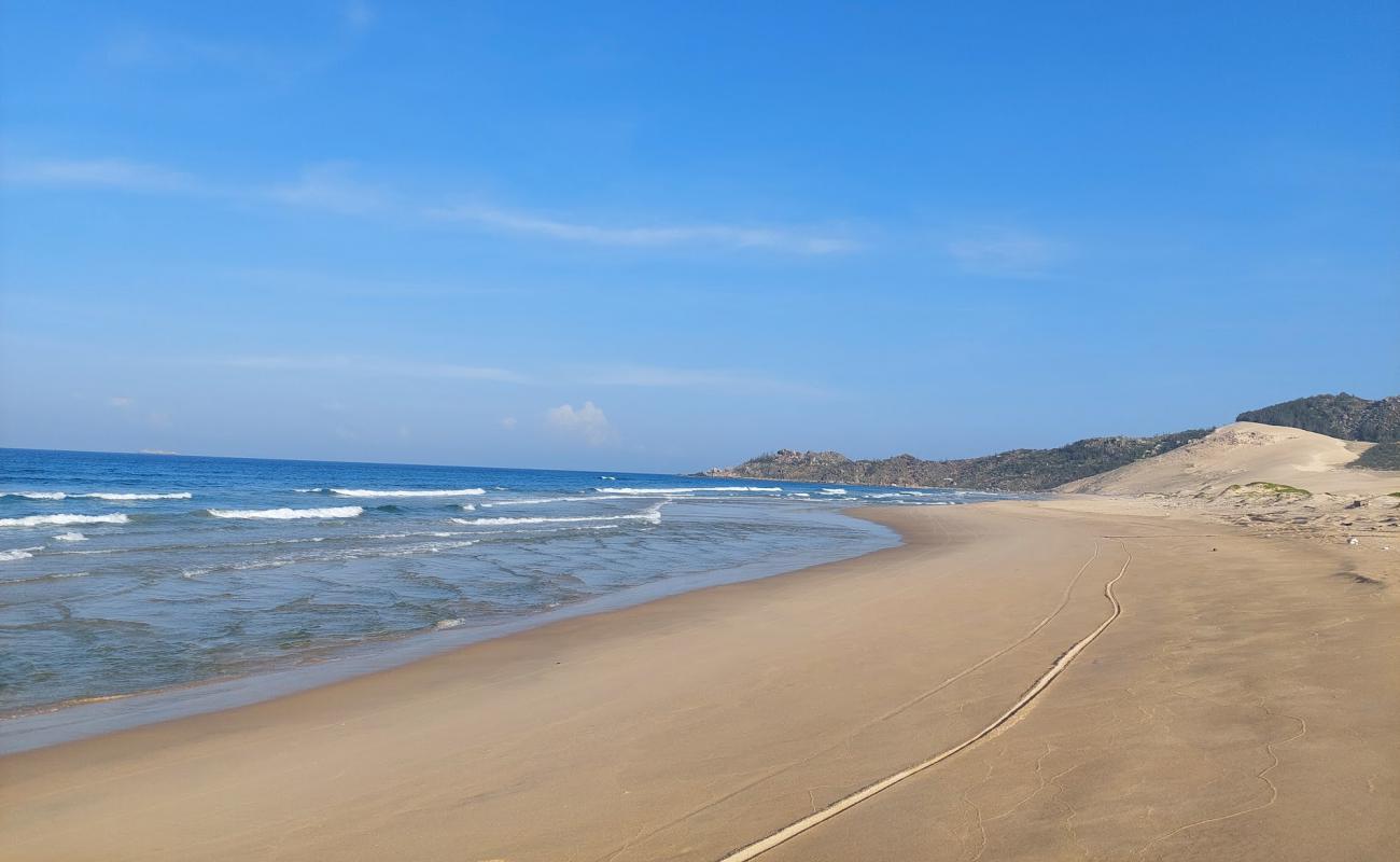 Vung Boi Beach'in fotoğrafı açık bej kum yüzey ile