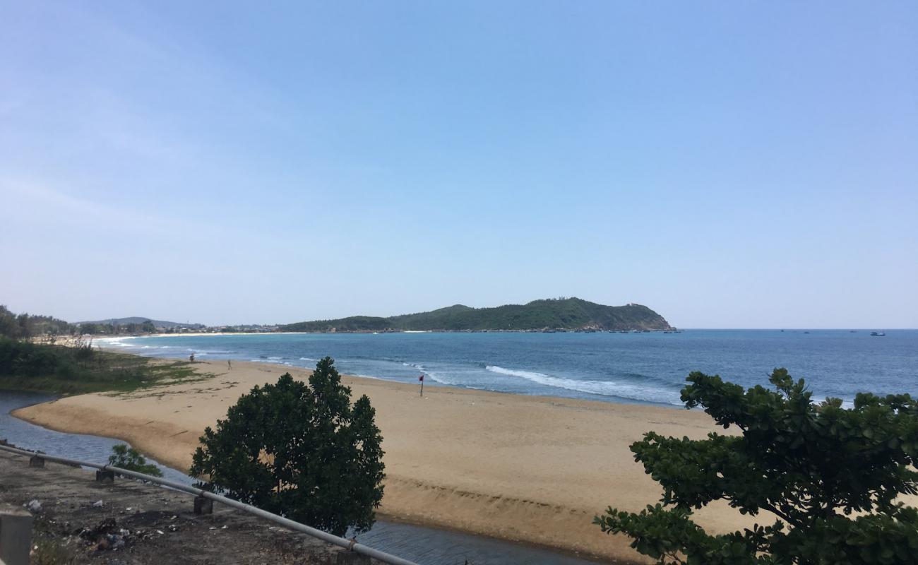 Sa Huynh Beach II'in fotoğrafı açık bej kum yüzey ile