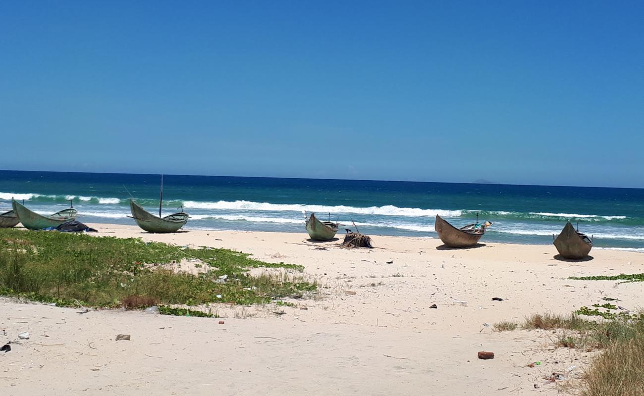 Binh Nam Beach'in fotoğrafı i̇nce bej kum yüzey ile