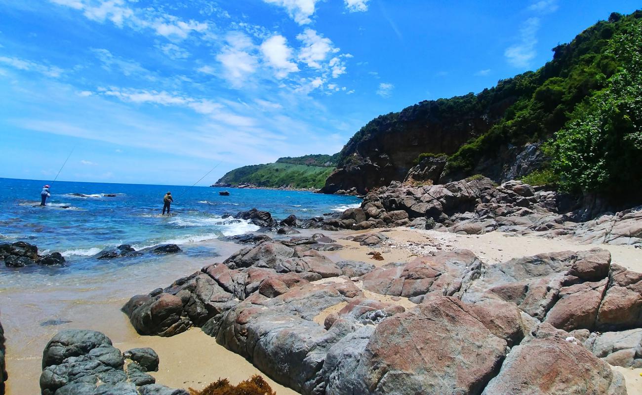 Ghenh Bang Beach'in fotoğrafı kayalık arazi yüzey ile