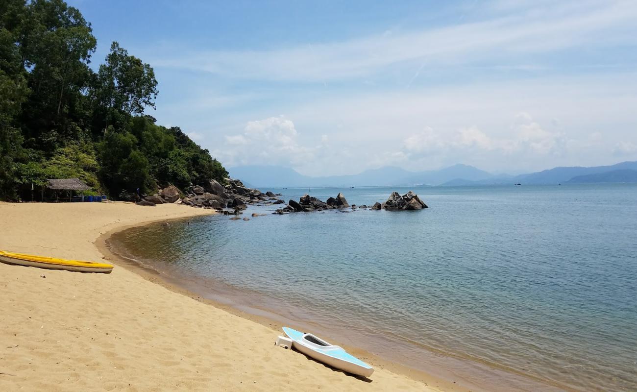 Cat Vang Beach'in fotoğrafı parlak kum yüzey ile