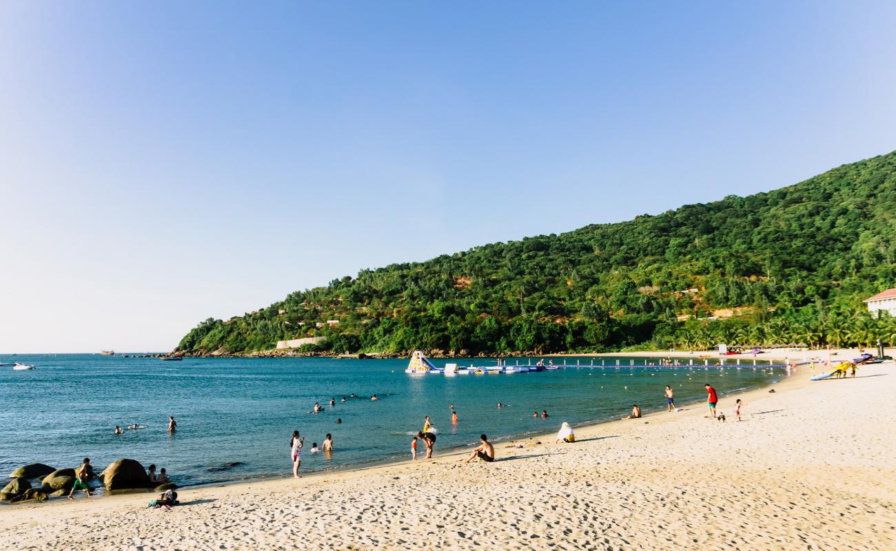 Tien Sa Beach'in fotoğrafı açık bej kum yüzey ile