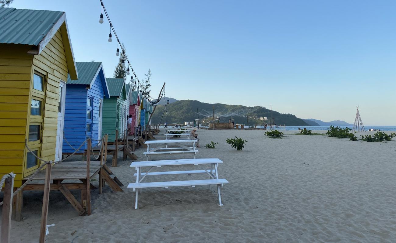 Kim Lien Beach'in fotoğrafı açık bej kum yüzey ile