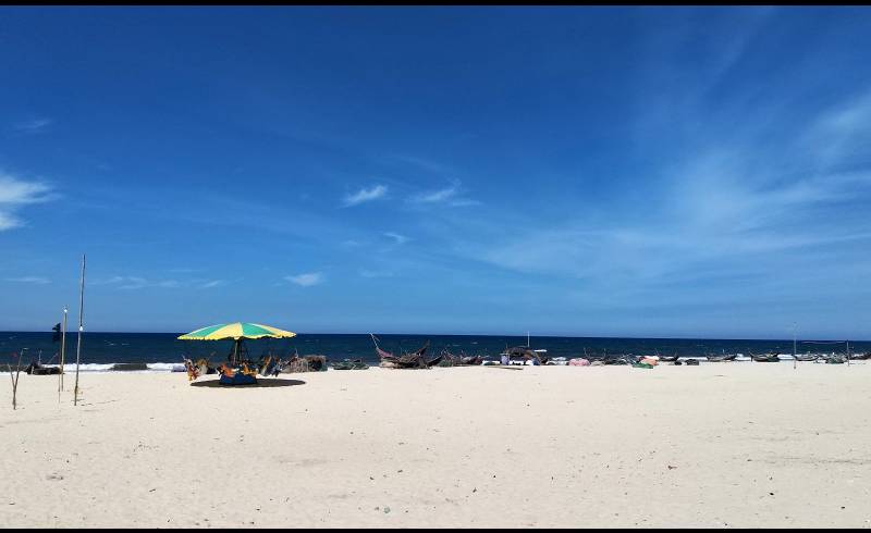My Thuy Beach'in fotoğrafı açık bej kum yüzey ile