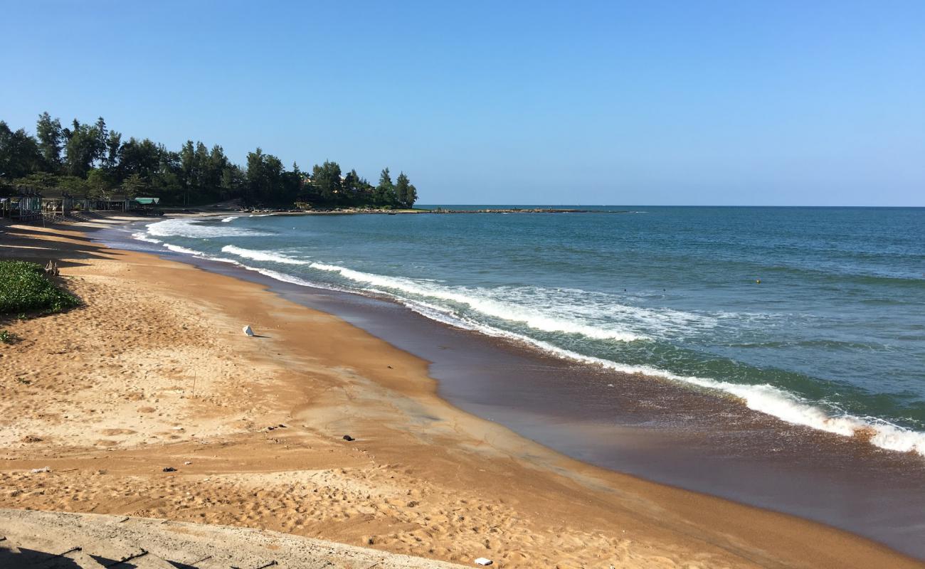 Cua Tung Beach'in fotoğrafı açık bej kum yüzey ile