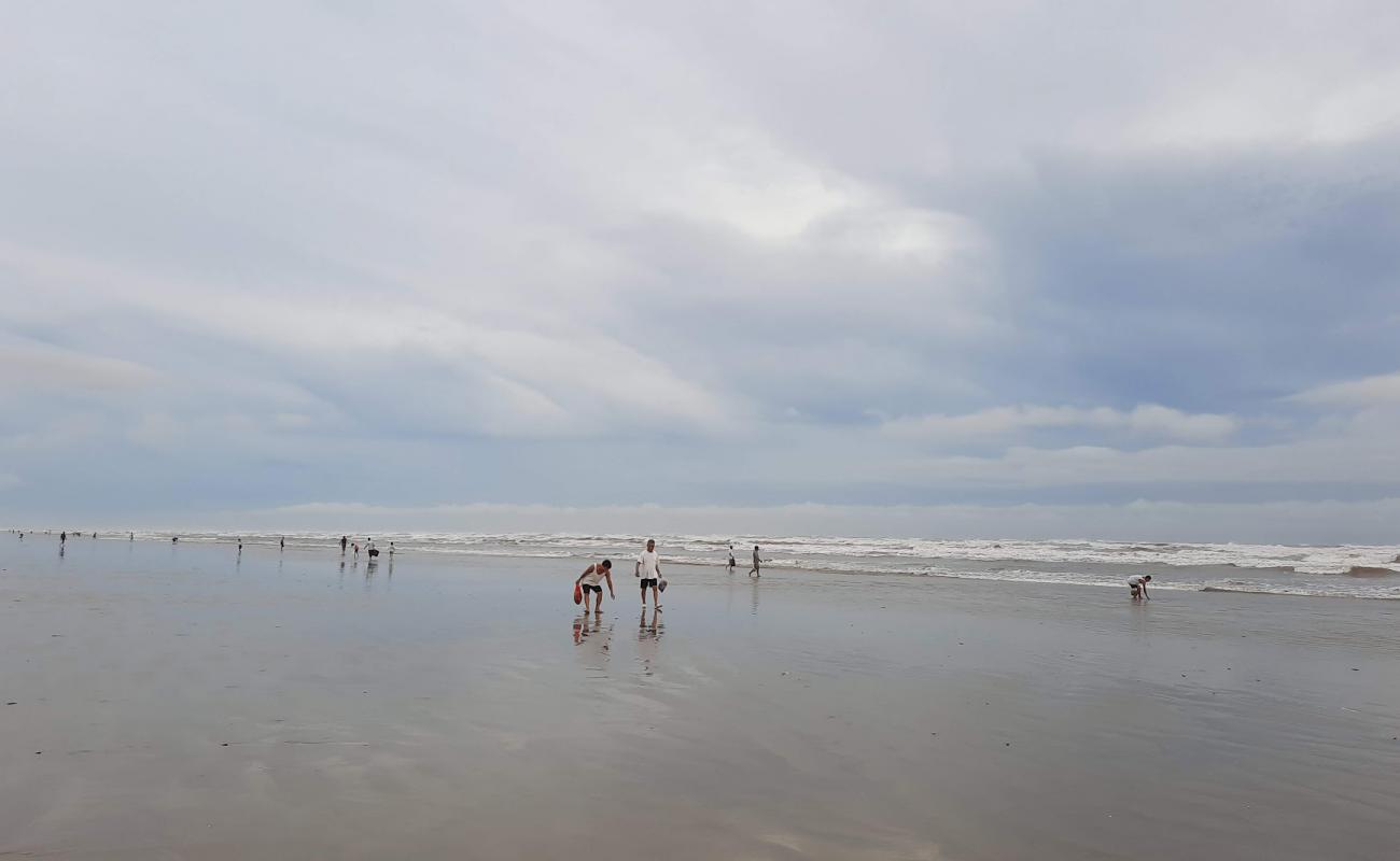 Ky Ninh Beach'in fotoğrafı açık bej kum yüzey ile