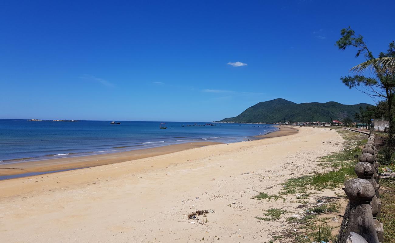 Thien Cam Beach'in fotoğrafı açık bej kum yüzey ile