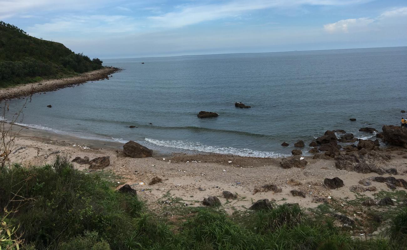 Quynh Tien Beach'in fotoğrafı açık bej kum yüzey ile