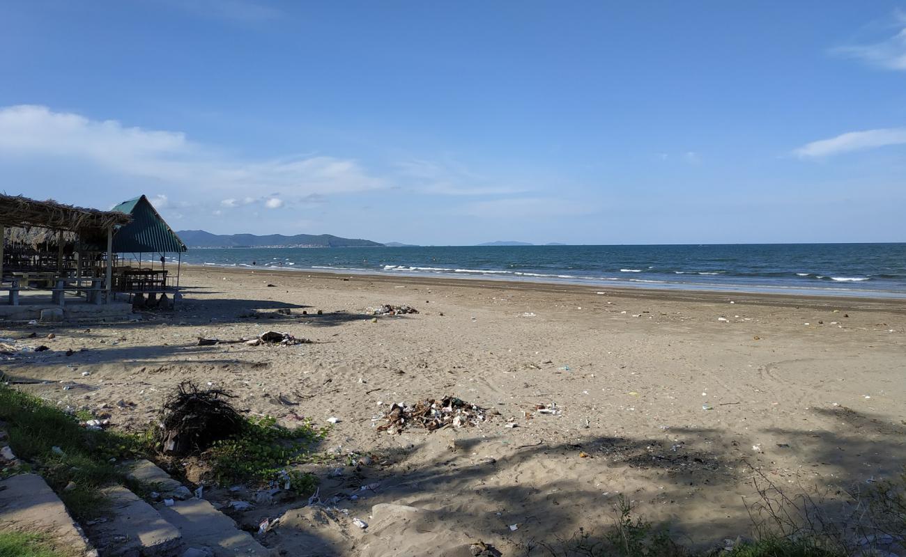 Quynh Bang Beach'in fotoğrafı parlak kum yüzey ile