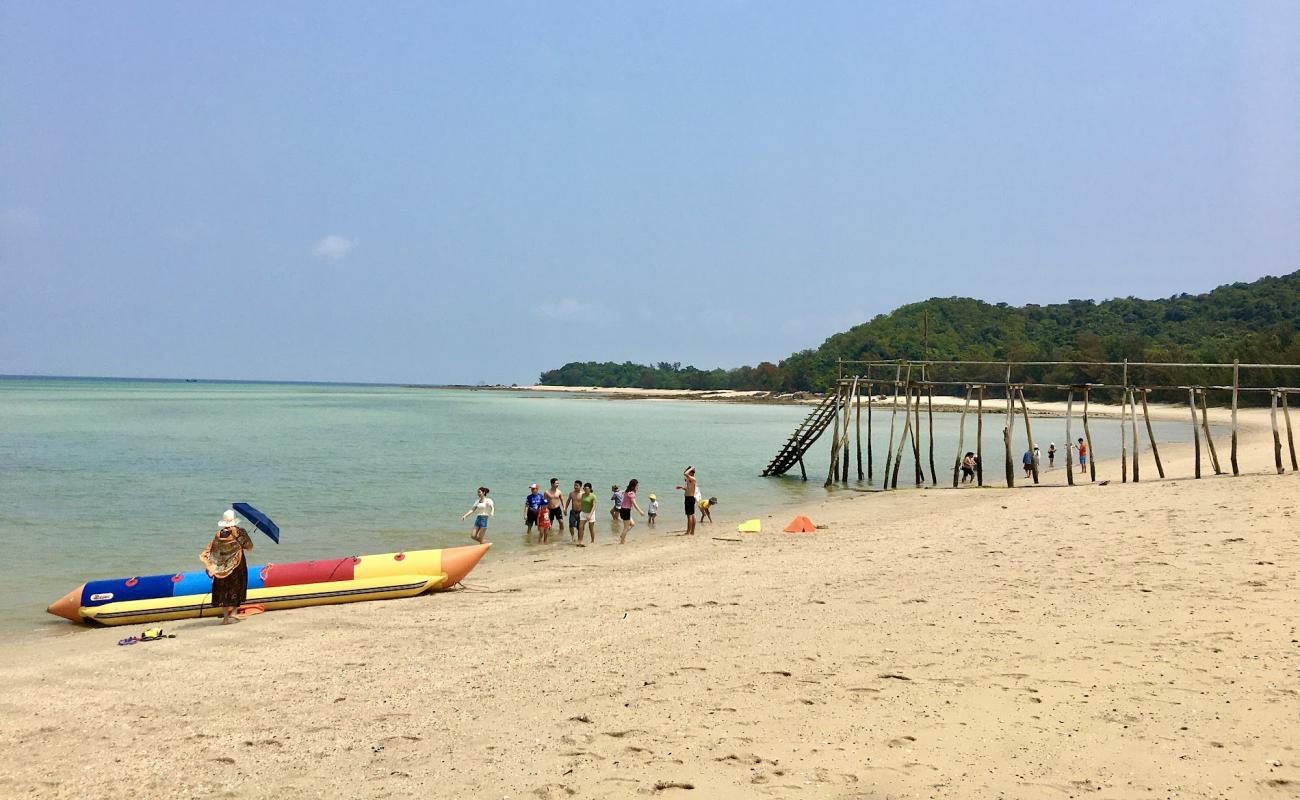Hong Van Beach'in fotoğrafı açık bej kum yüzey ile