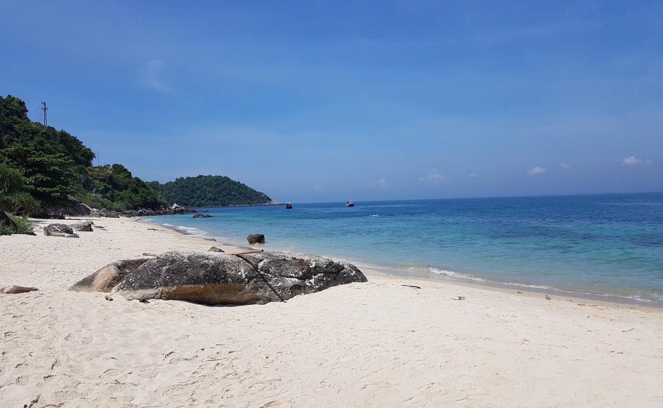 Koko Beach'in fotoğrafı açık bej kum yüzey ile