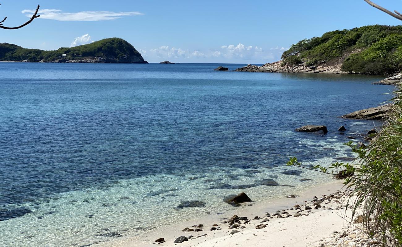 Bang Beach'in fotoğrafı bej kum ve kayalar yüzey ile