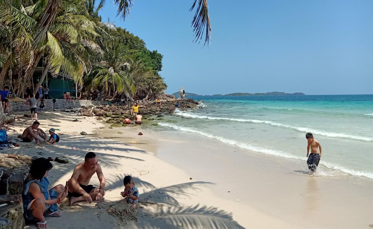 Hon Xuong Beach'in fotoğrafı parlak kum yüzey ile