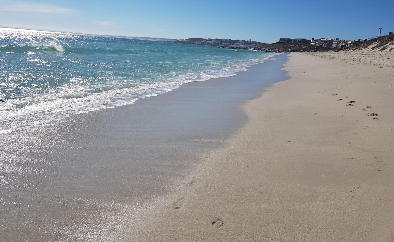 Calypso beach'in fotoğrafı i̇nce bej kum yüzey ile