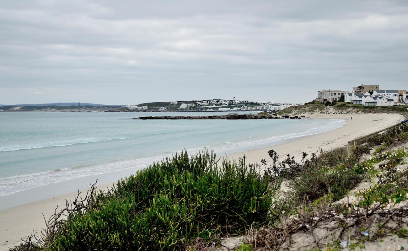 Calypso beach II'in fotoğrafı i̇nce bej kum yüzey ile