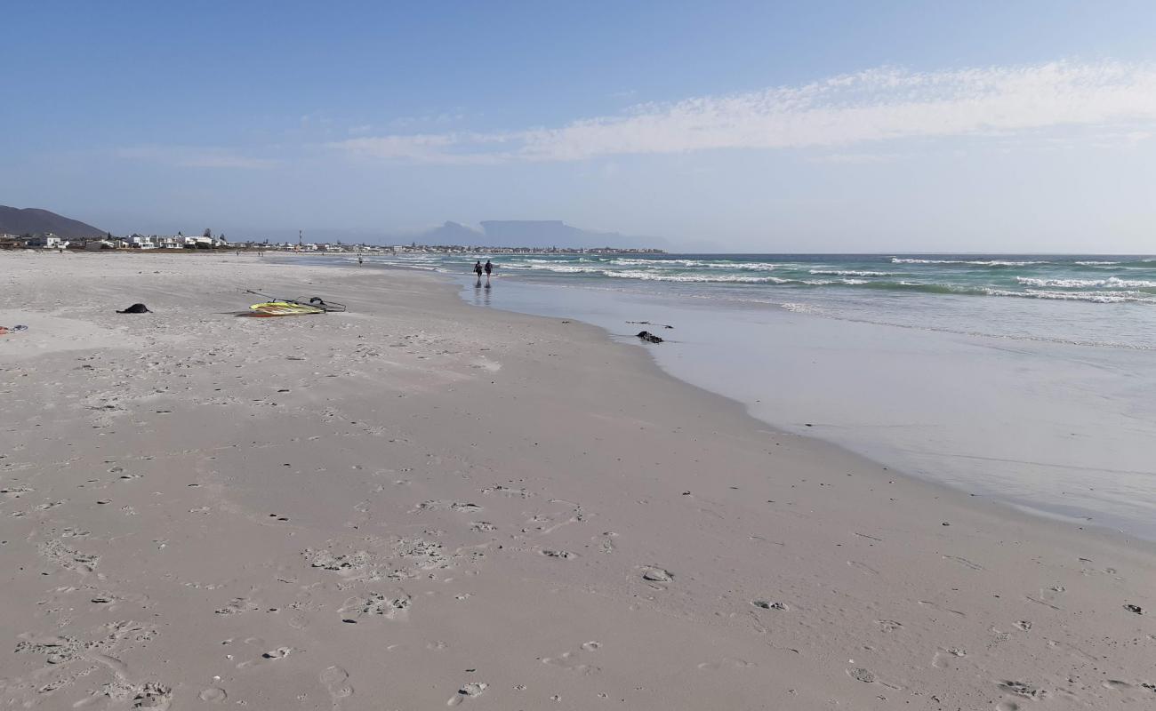 Van Riebeeckstrand'in fotoğrafı açık bej kum yüzey ile