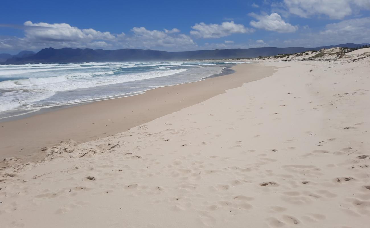 Hawston beach'in fotoğrafı parlak ince kum yüzey ile