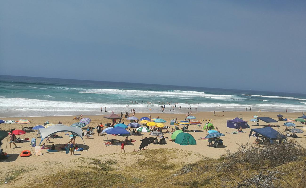 Glentana beach'in fotoğrafı açık bej kum yüzey ile