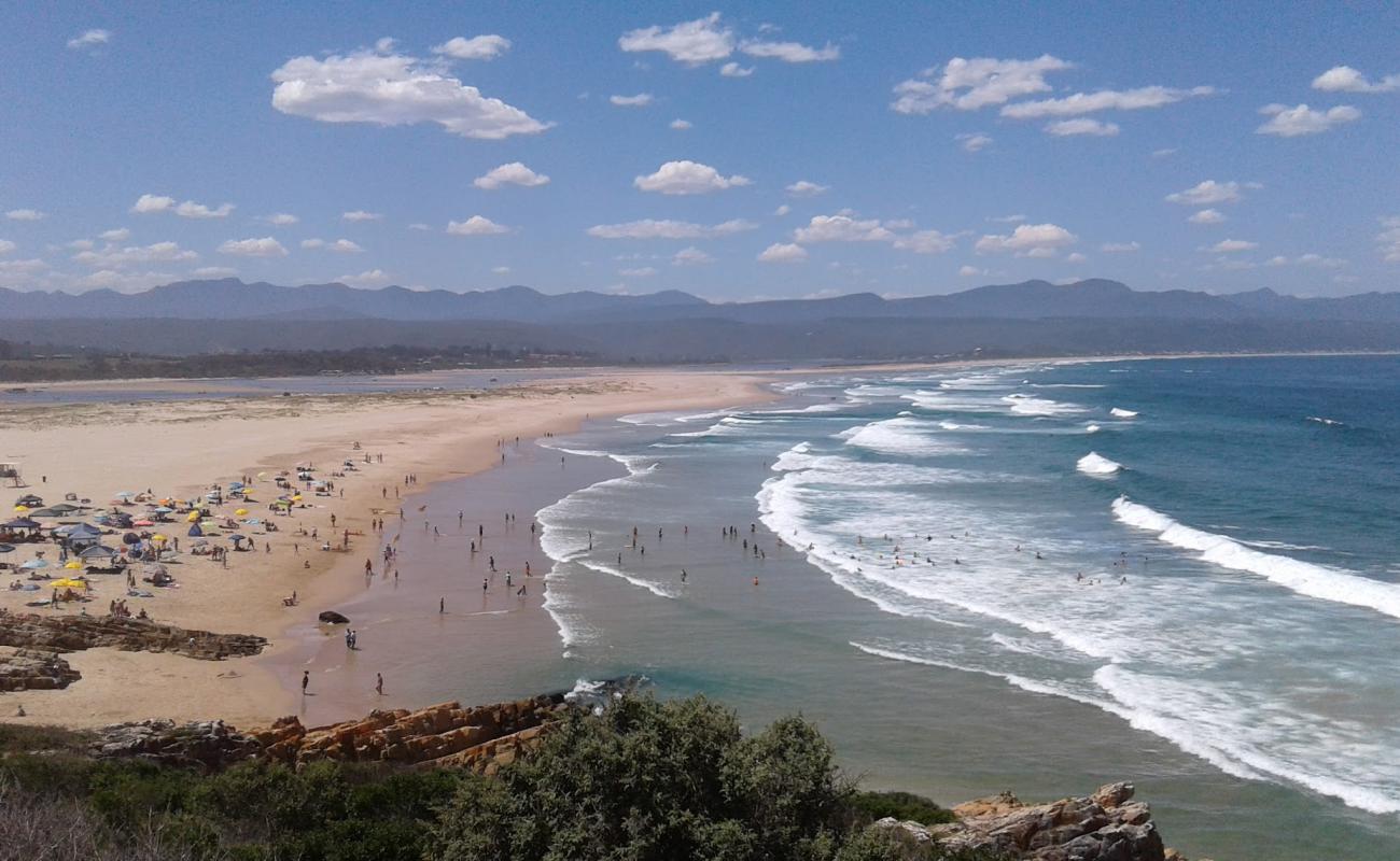 Lookout beach'in fotoğrafı açık bej kum yüzey ile