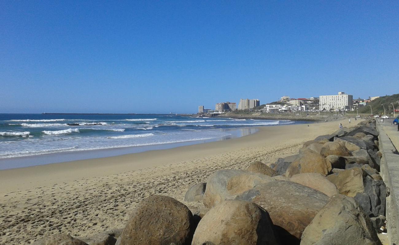 Beacon Bay beach'in fotoğrafı i̇nce bej kum yüzey ile