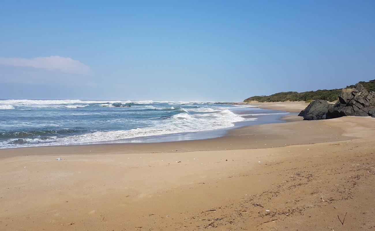 Xhora beach'in fotoğrafı i̇nce bej kum yüzey ile