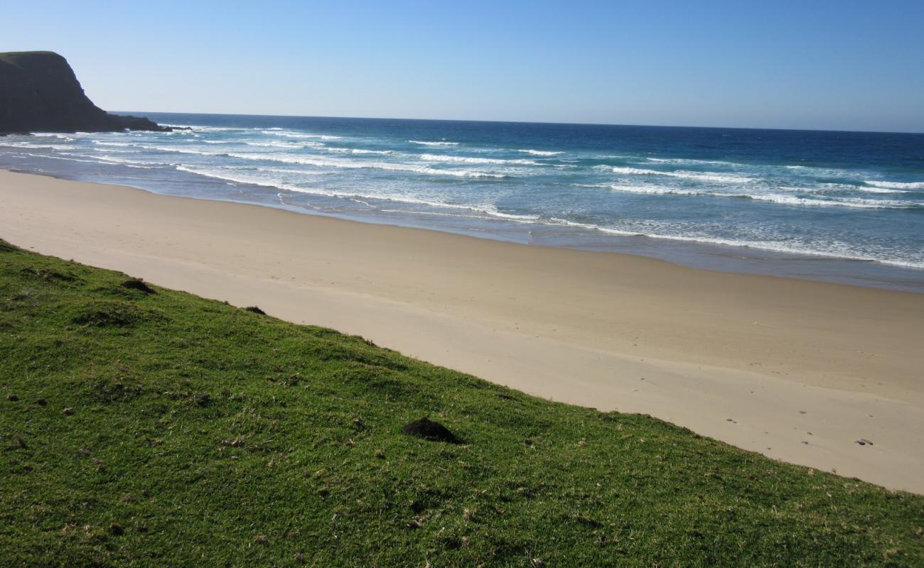 Mavaleleni Shinira beach'in fotoğrafı parlak ince kum yüzey ile