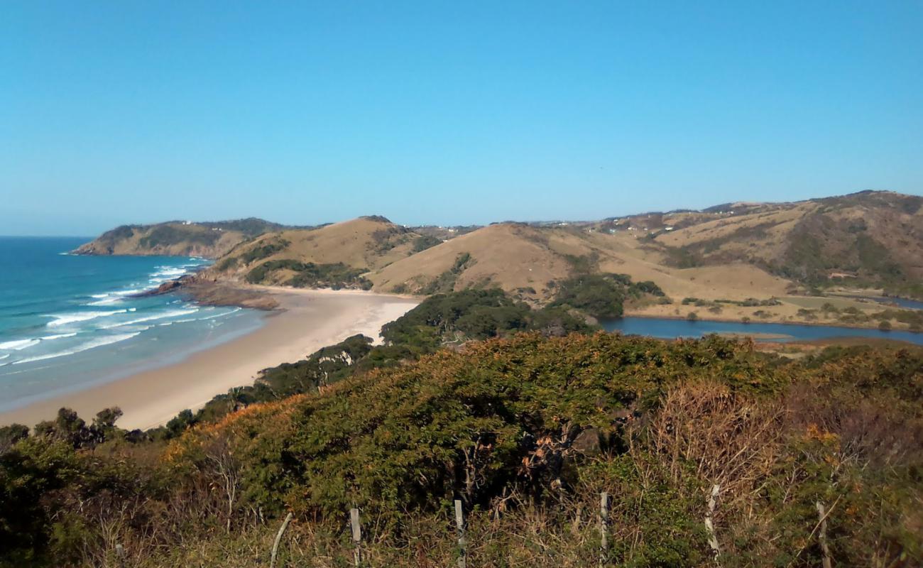 Tsweleni beach'in fotoğrafı bej kum ve kayalar yüzey ile