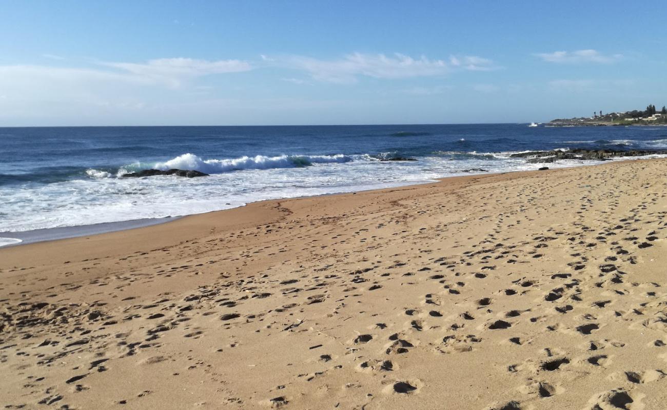Pumela beach'in fotoğrafı açık bej kum yüzey ile