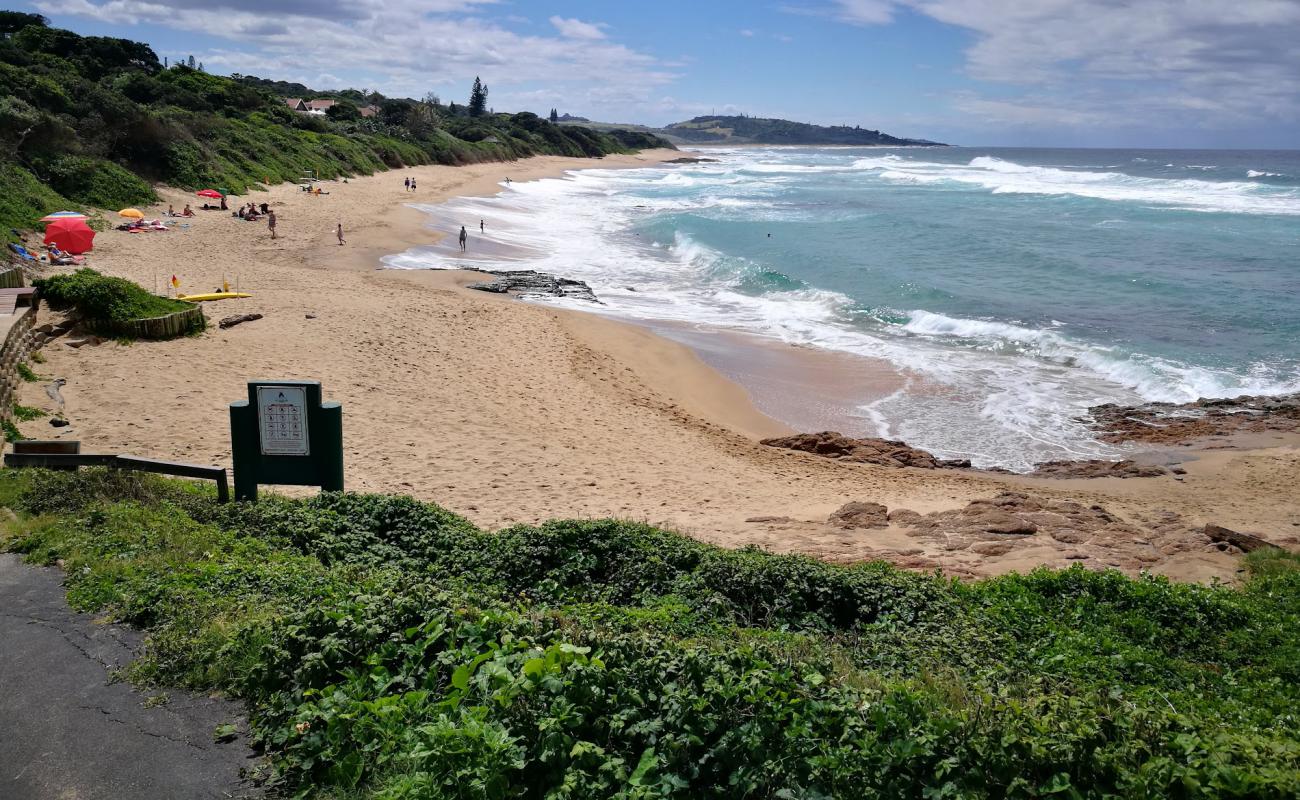 Umzumbe beach'in fotoğrafı açık bej kum yüzey ile