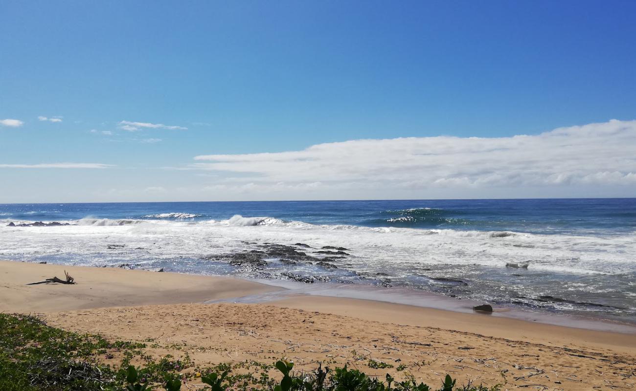 Hibberdene beach'in fotoğrafı açık bej kum yüzey ile