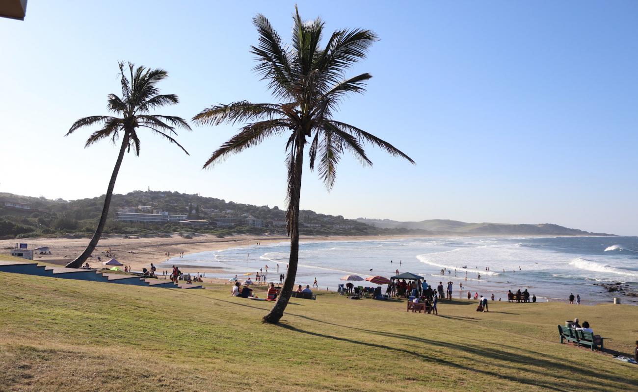 Scottburgh beach'in fotoğrafı parlak kum yüzey ile