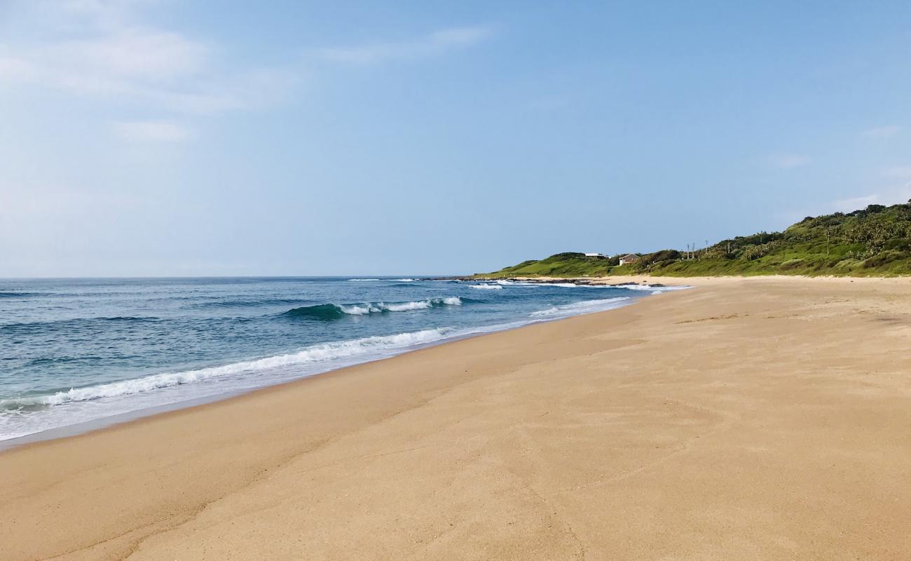 Ezembeni beach'in fotoğrafı açık bej kum yüzey ile