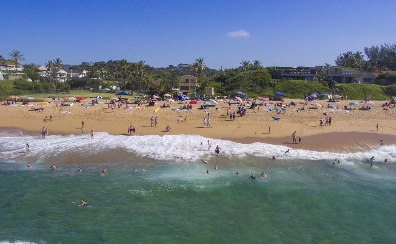 Salt Rock beach'in fotoğrafı parlak ince kum yüzey ile