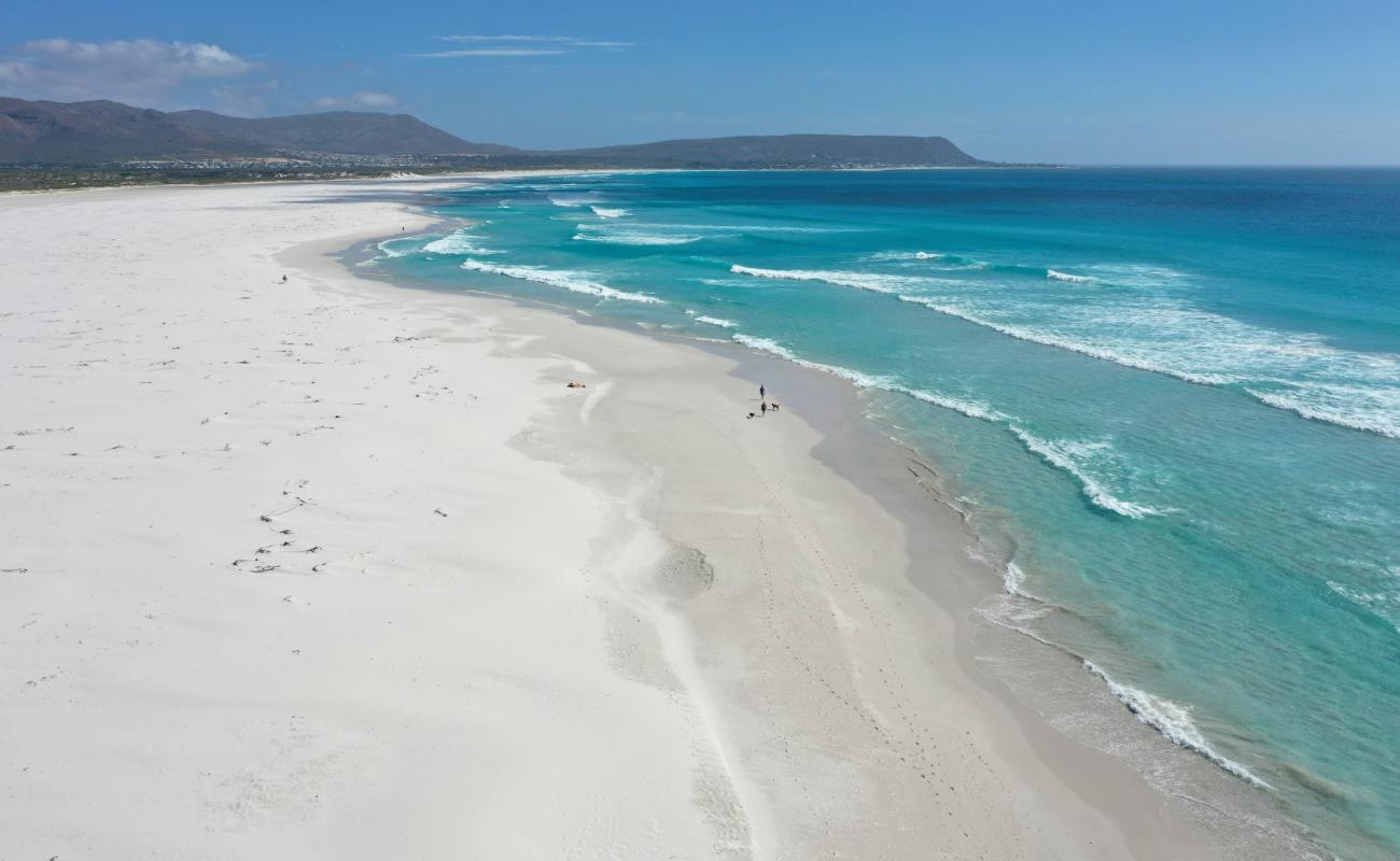 Noordhoek Beach'in fotoğrafı i̇nce bej kum yüzey ile