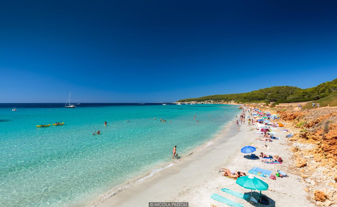 Binigaus Plajı'in fotoğrafı parlak ince kum yüzey ile