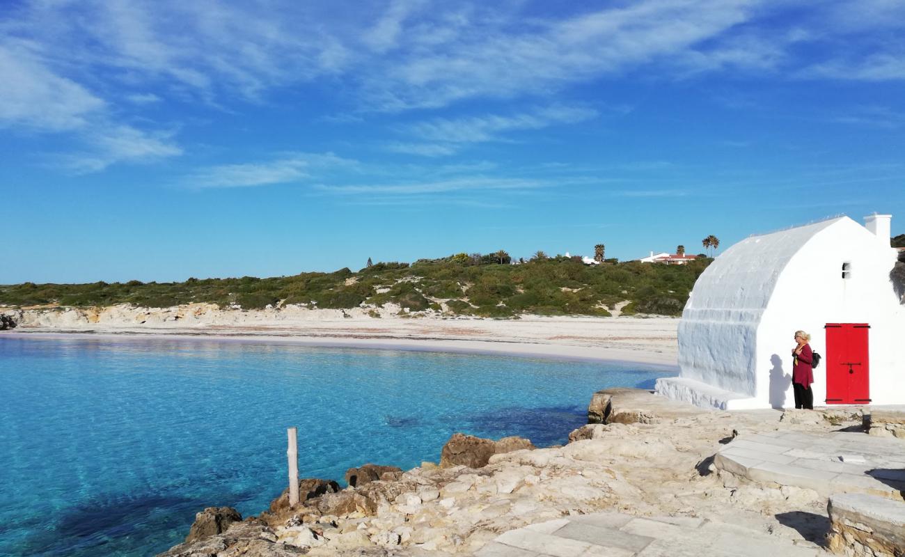 Cala Binibeca'in fotoğrafı i̇nce bej kum yüzey ile