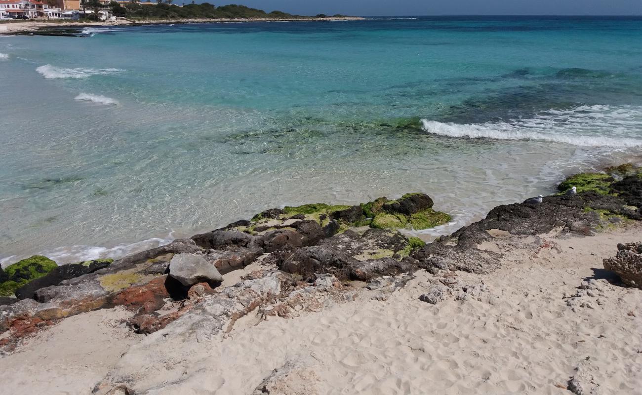 Punta Prima Beach'in fotoğrafı parlak ince kum yüzey ile