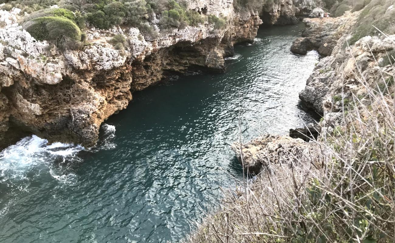 Cala Rafalet'in fotoğrafı taşlar yüzey ile