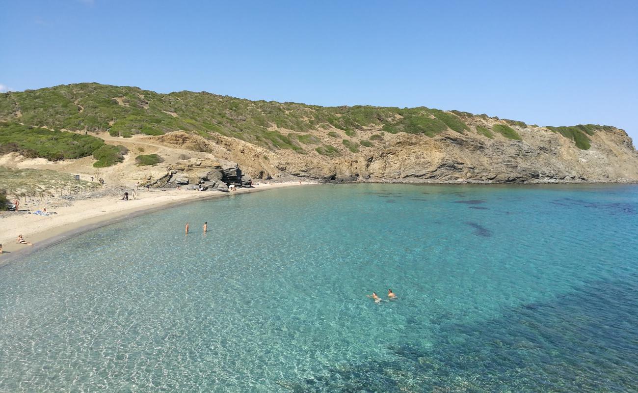 Cala Presili'in fotoğrafı açık bej kum yüzey ile