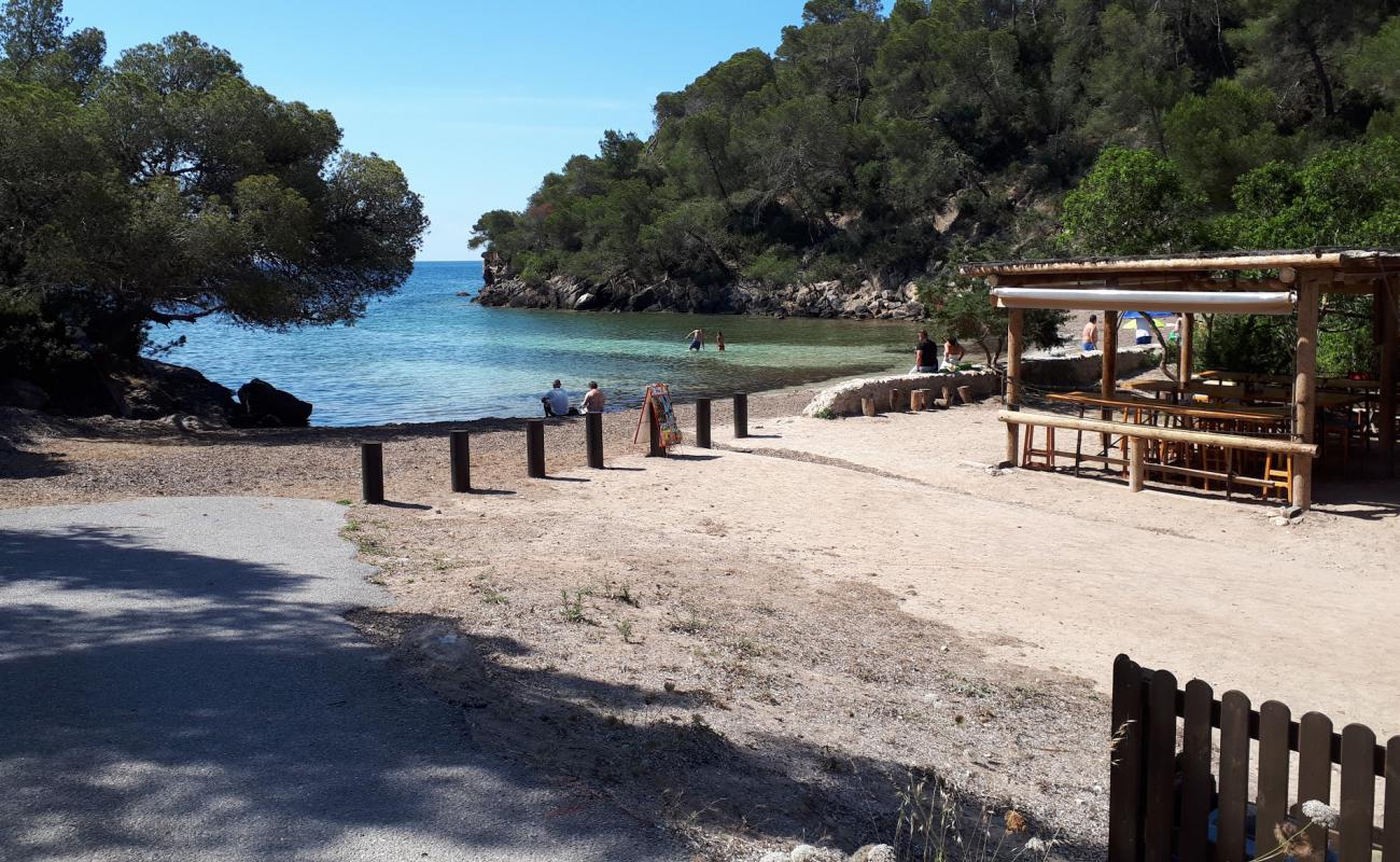 Cala Mastella'in fotoğrafı parlak ince kum yüzey ile