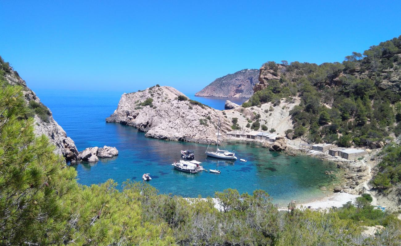 Es Portitxol'in fotoğrafı gri çakıl taşı yüzey ile