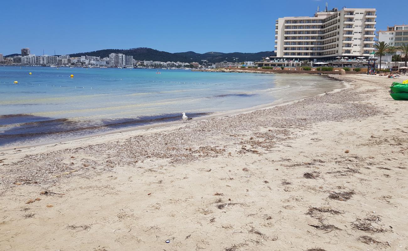 Playa es Pouet'in fotoğrafı parlak ince kum yüzey ile