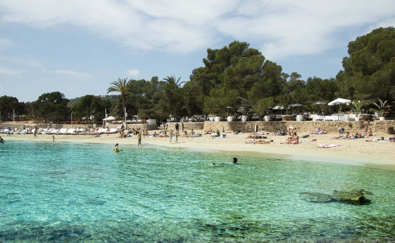 Cala Bassa'in fotoğrafı i̇nce bej kum yüzey ile