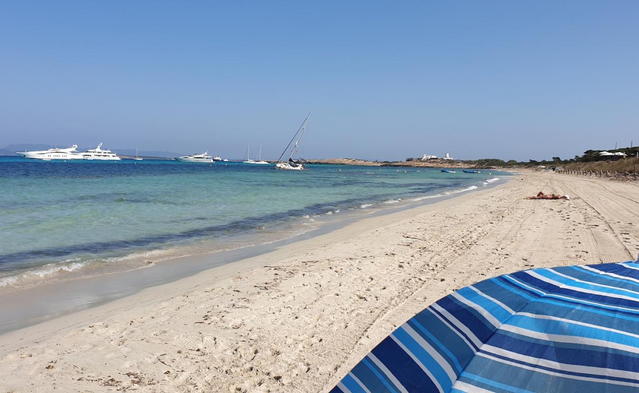 Platja des Copinyar'in fotoğrafı i̇nce beyaz kum yüzey ile