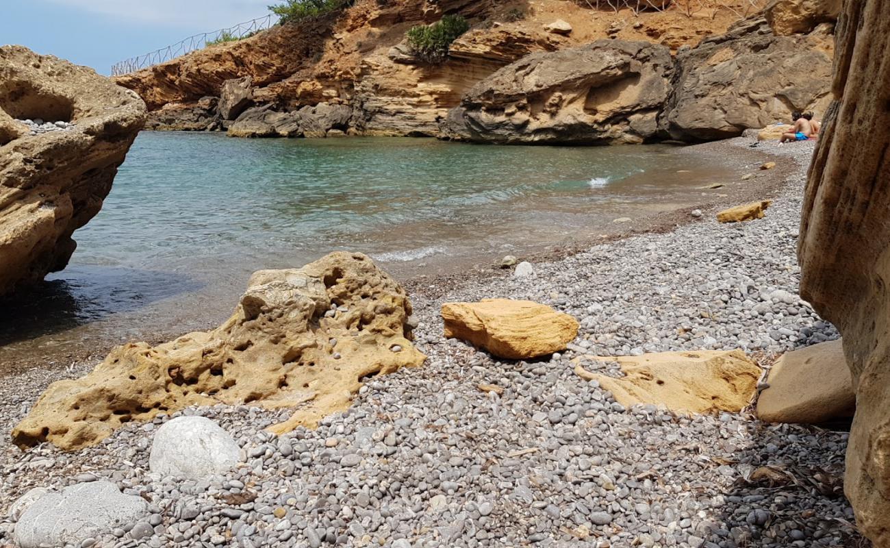 Pedra Foguera beach'in fotoğrafı çakıl ile kum yüzey ile