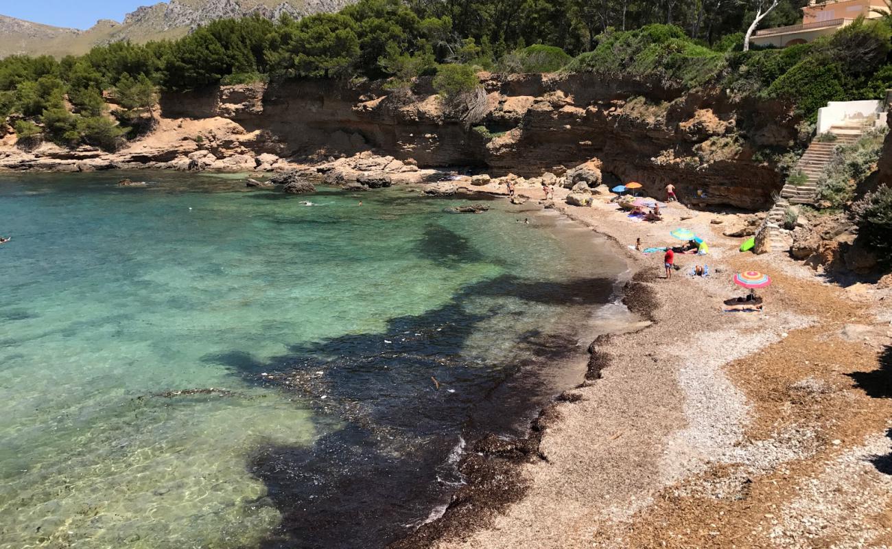 Playa de Betlem'in fotoğrafı parlak kum ve kayalar yüzey ile