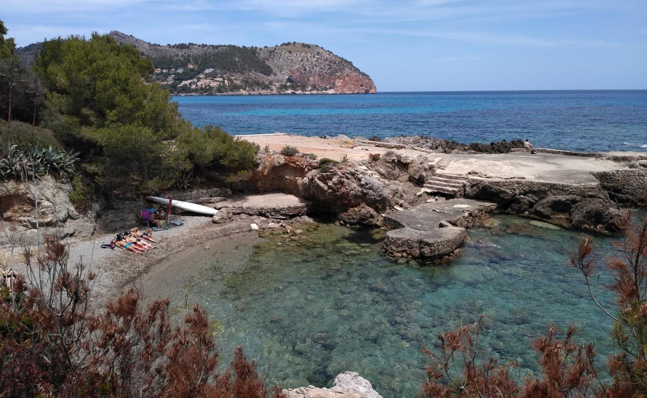 Cala Rotja'in fotoğrafı taşlı kum yüzey ile