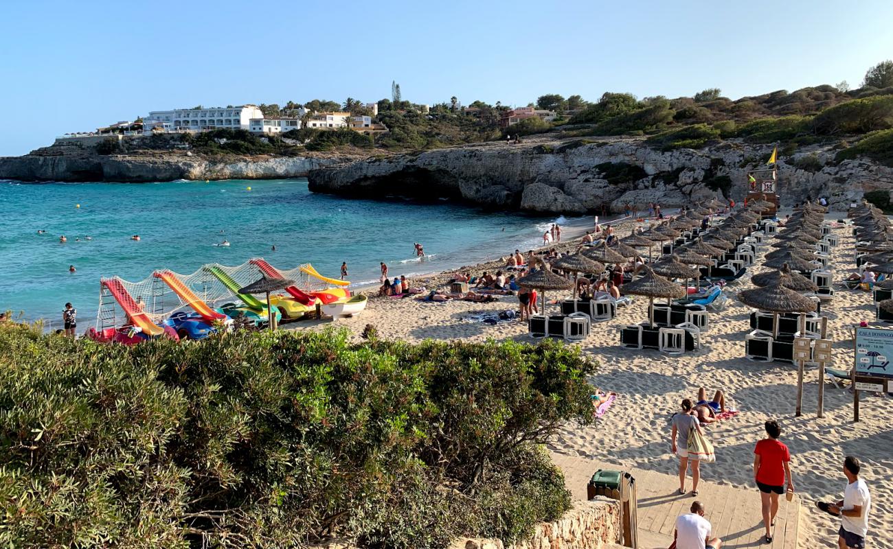 Cala Domingos Plajı'in fotoğrafı parlak ince kum yüzey ile