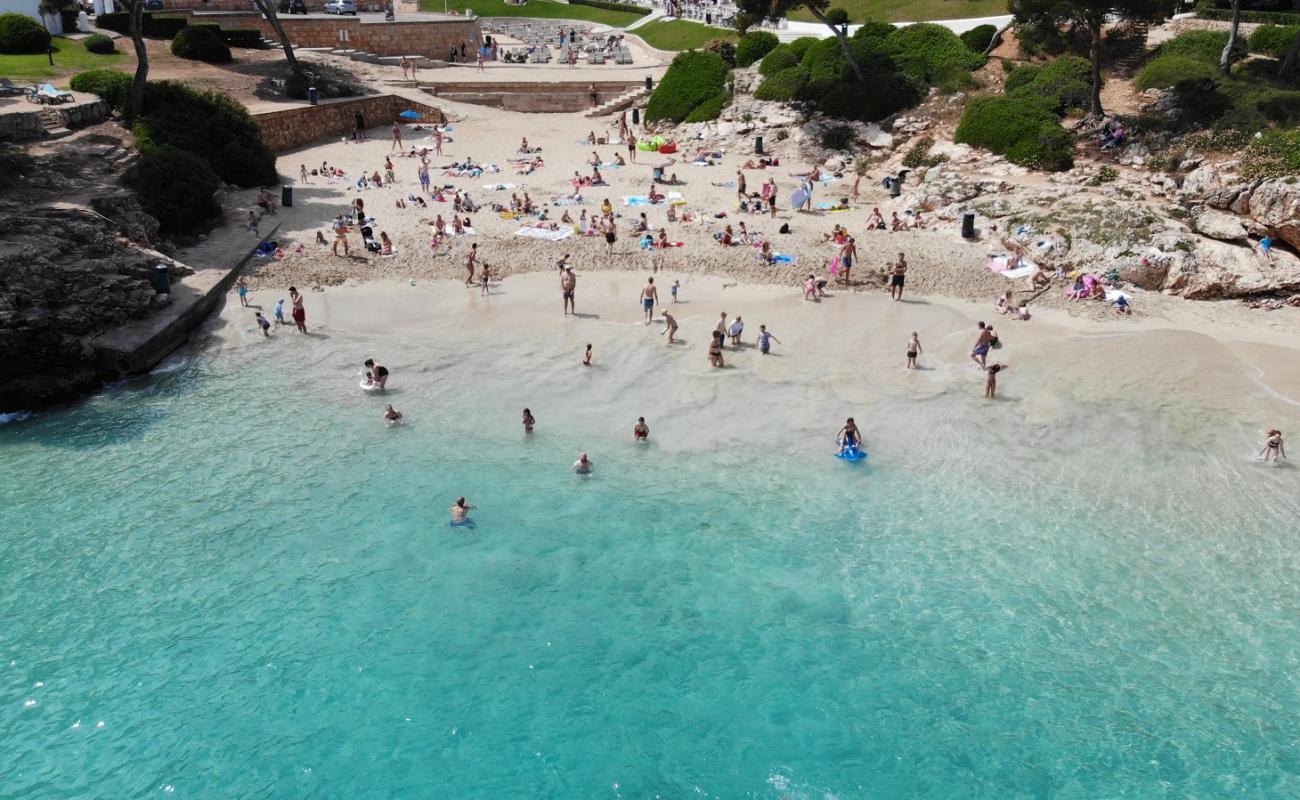 Cala Esmeralda Plajı'in fotoğrafı i̇nce bej kum yüzey ile